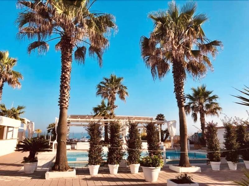 Hotel Mediterraneo Lido di Latina Exterior photo
